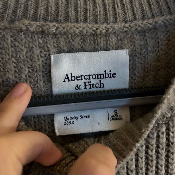 Abercrombie & Fitch pearl button-down cardigan - Picture 7 of 9